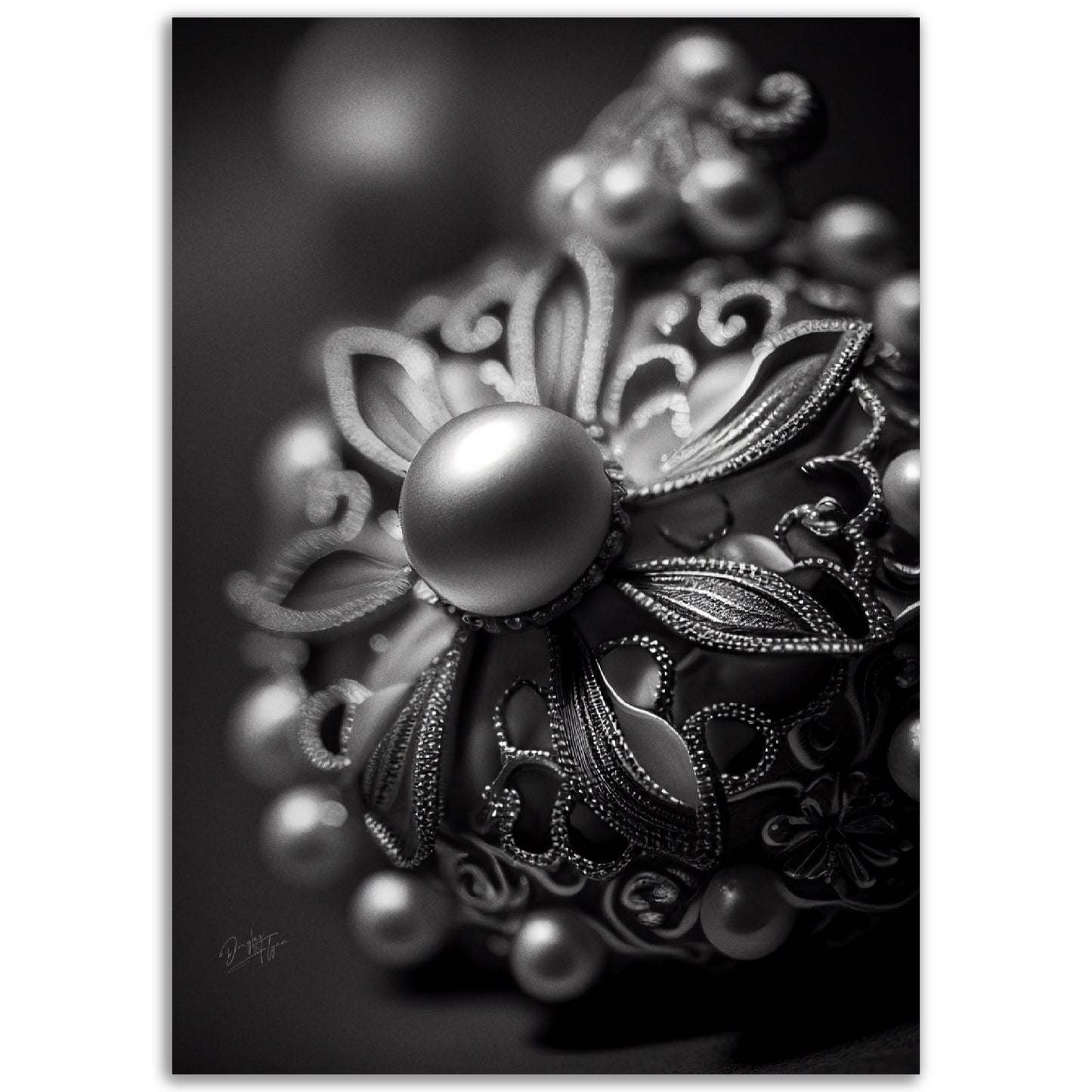 »Elegance of Grayscale« poster