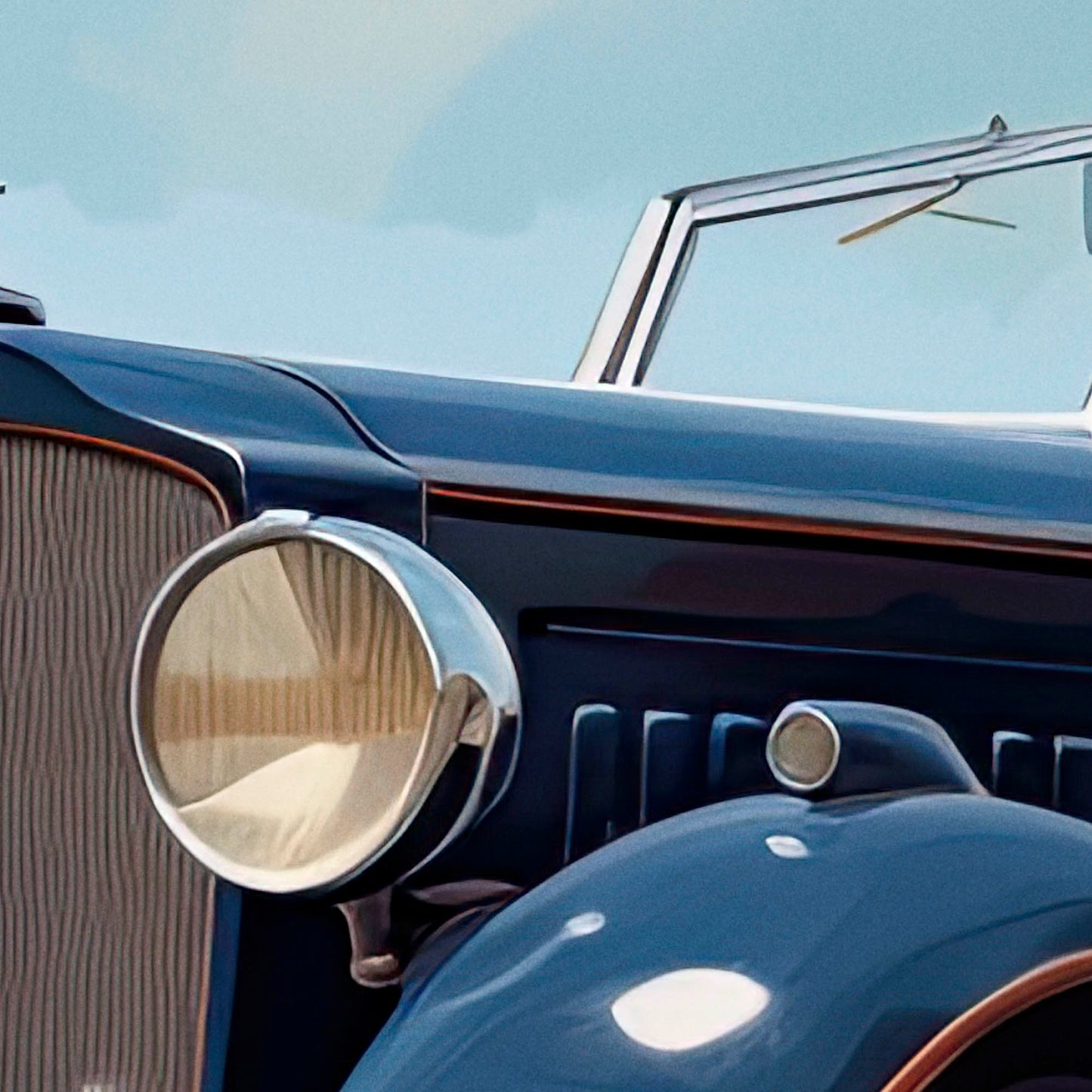 »Dark blue 1930s car Convertible«